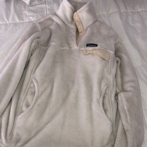 Patagonia white pullover jacket